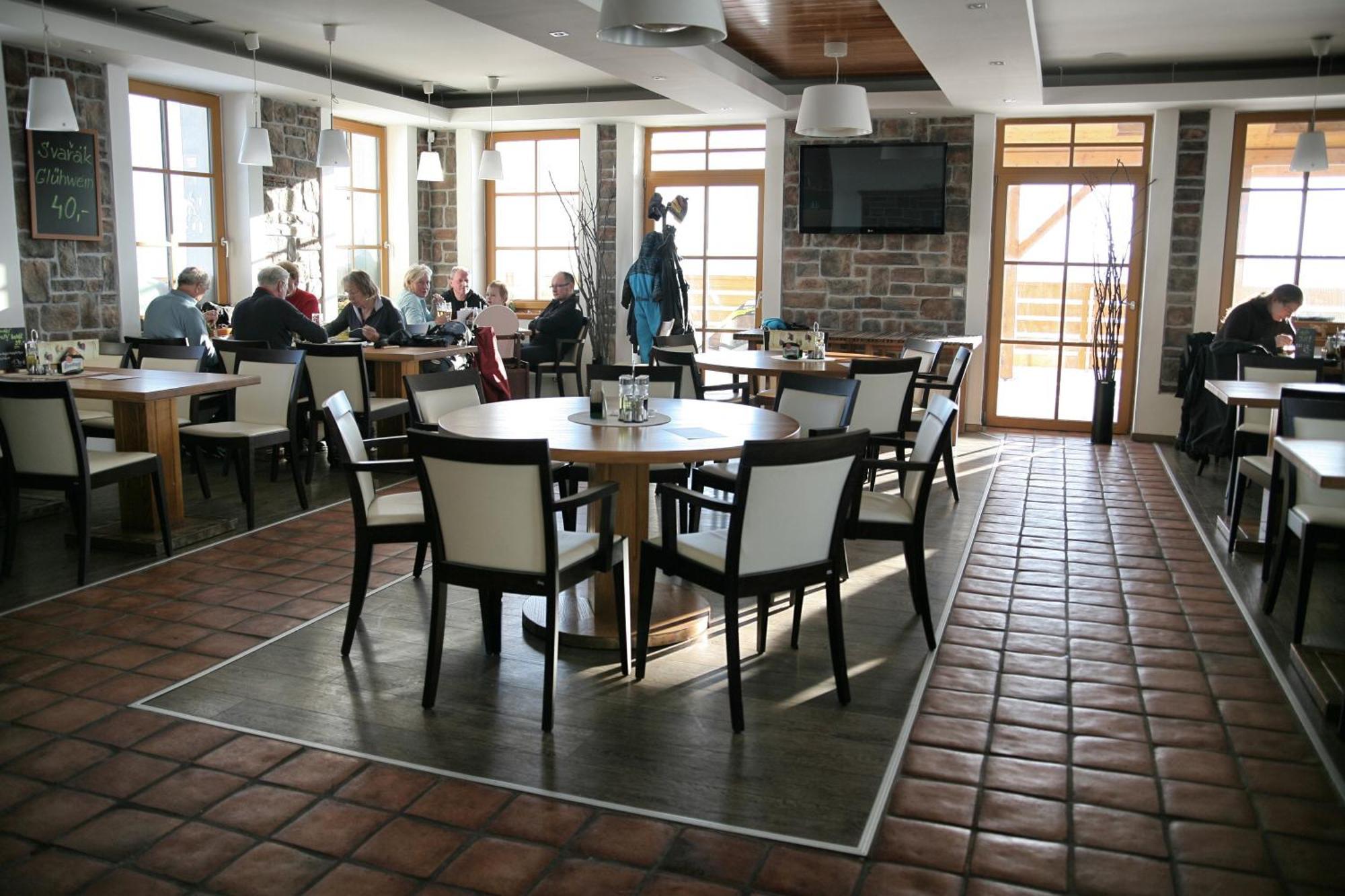 Hotel Krusnohorsky Dvur Cínovec المظهر الخارجي الصورة