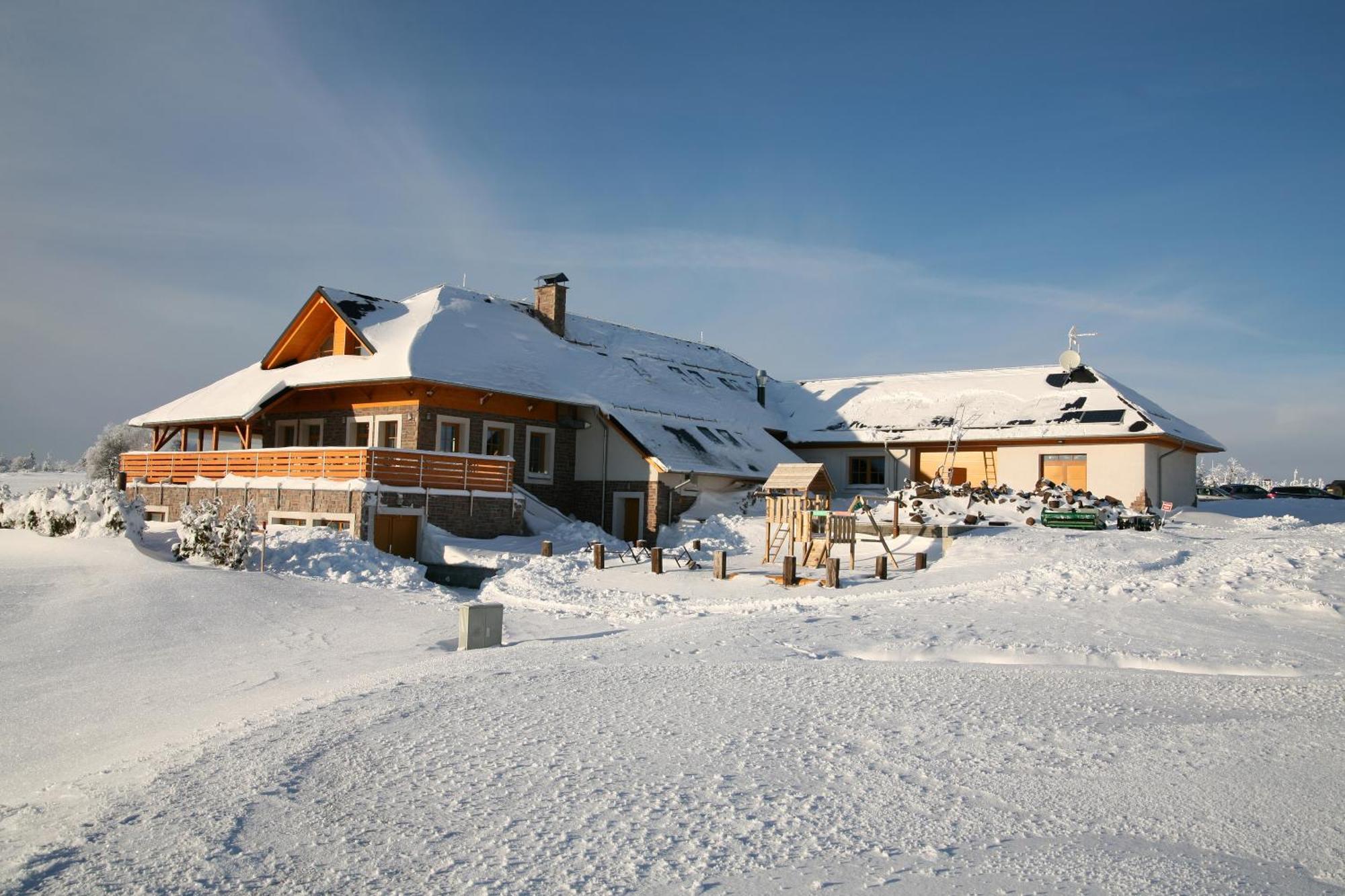 Hotel Krusnohorsky Dvur Cínovec المظهر الخارجي الصورة
