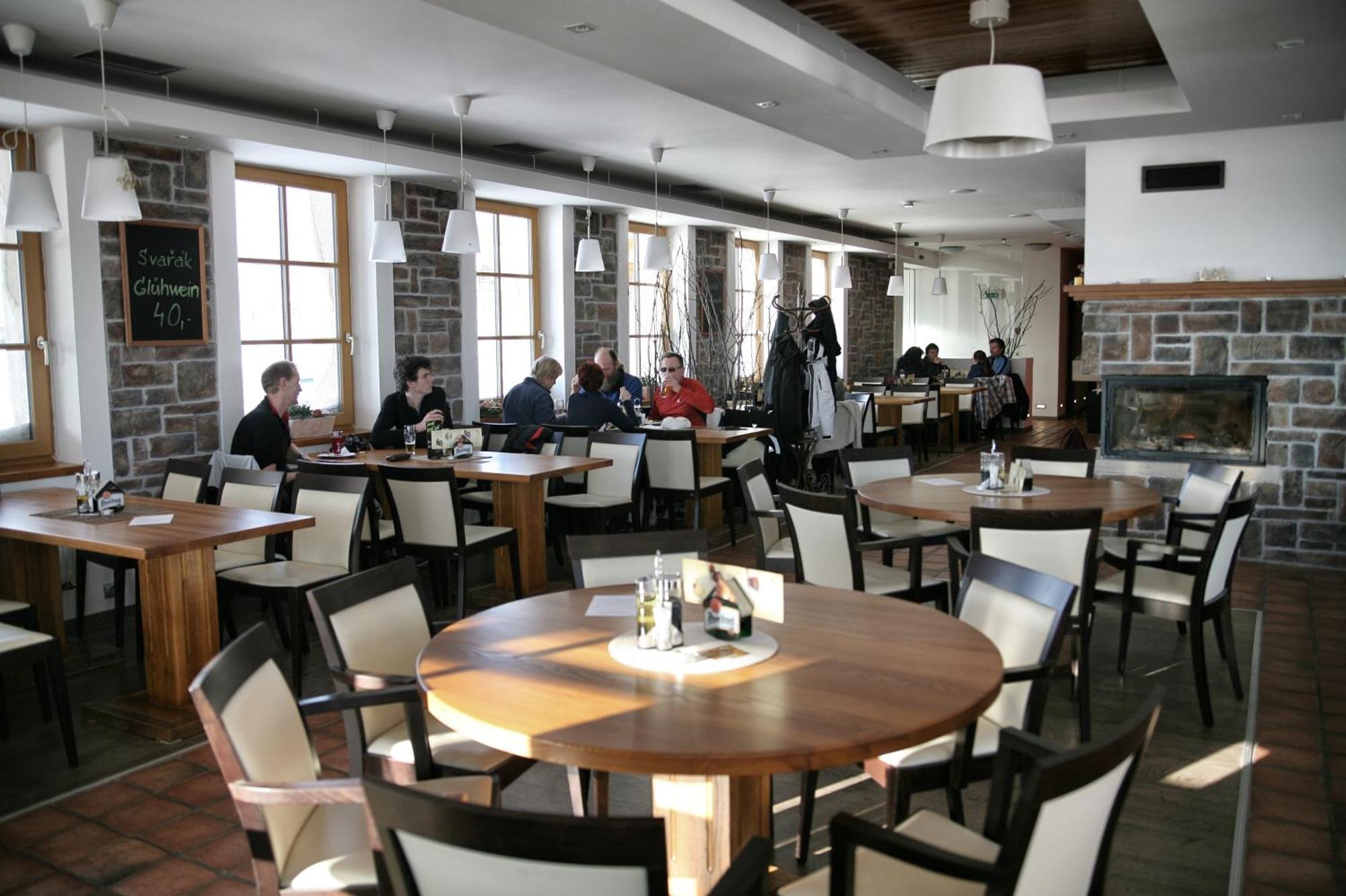 Hotel Krusnohorsky Dvur Cínovec المظهر الخارجي الصورة