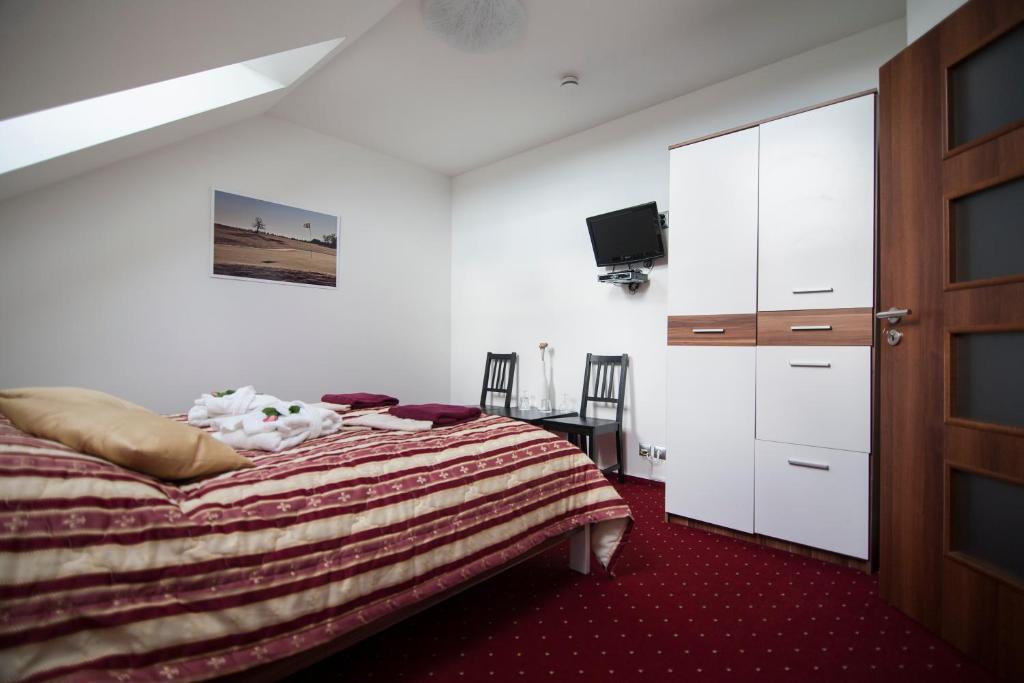 Hotel Krusnohorsky Dvur Cínovec الغرفة الصورة